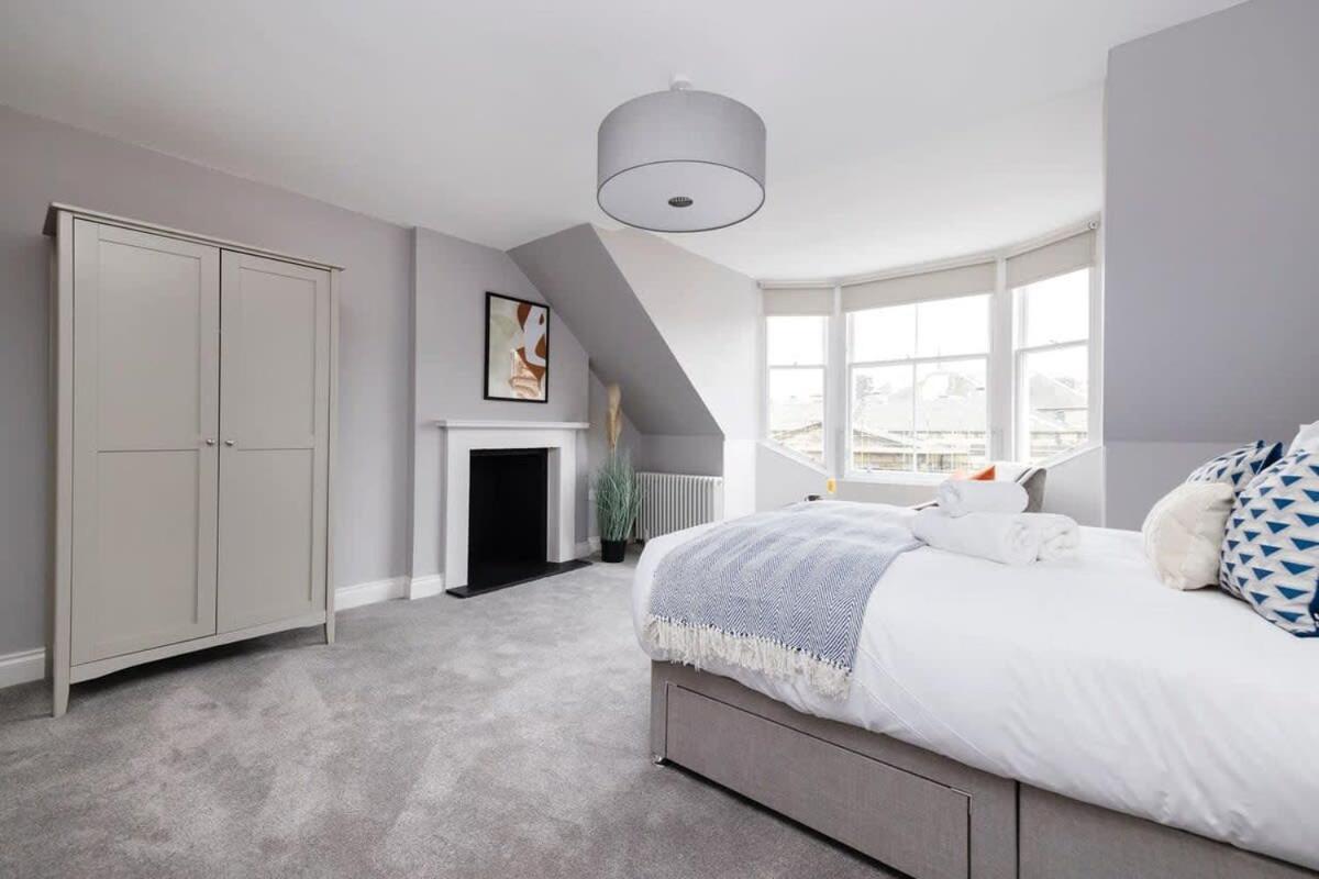 Dragon Suites - City Centre Castle View 1 Bed Apartment 爱丁堡 外观 照片