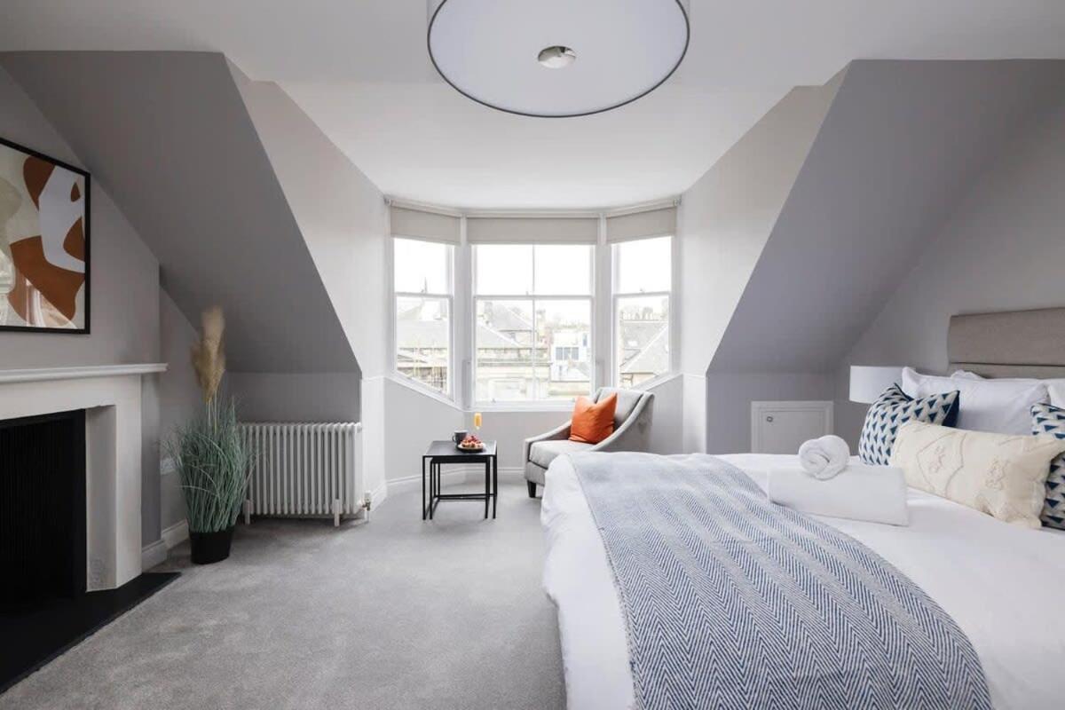 Dragon Suites - City Centre Castle View 1 Bed Apartment 爱丁堡 外观 照片