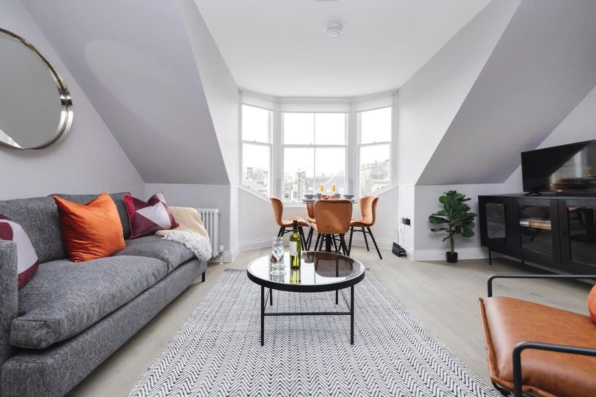 Dragon Suites - City Centre Castle View 1 Bed Apartment 爱丁堡 外观 照片