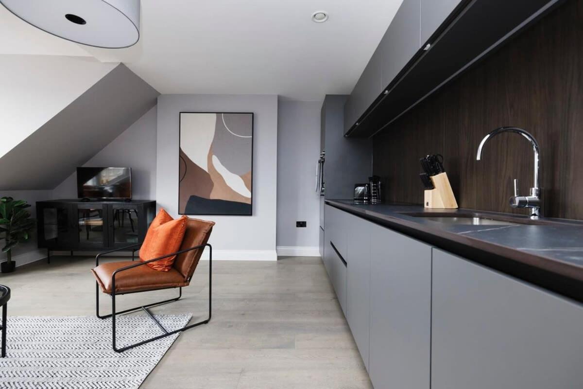 Dragon Suites - City Centre Castle View 1 Bed Apartment 爱丁堡 外观 照片