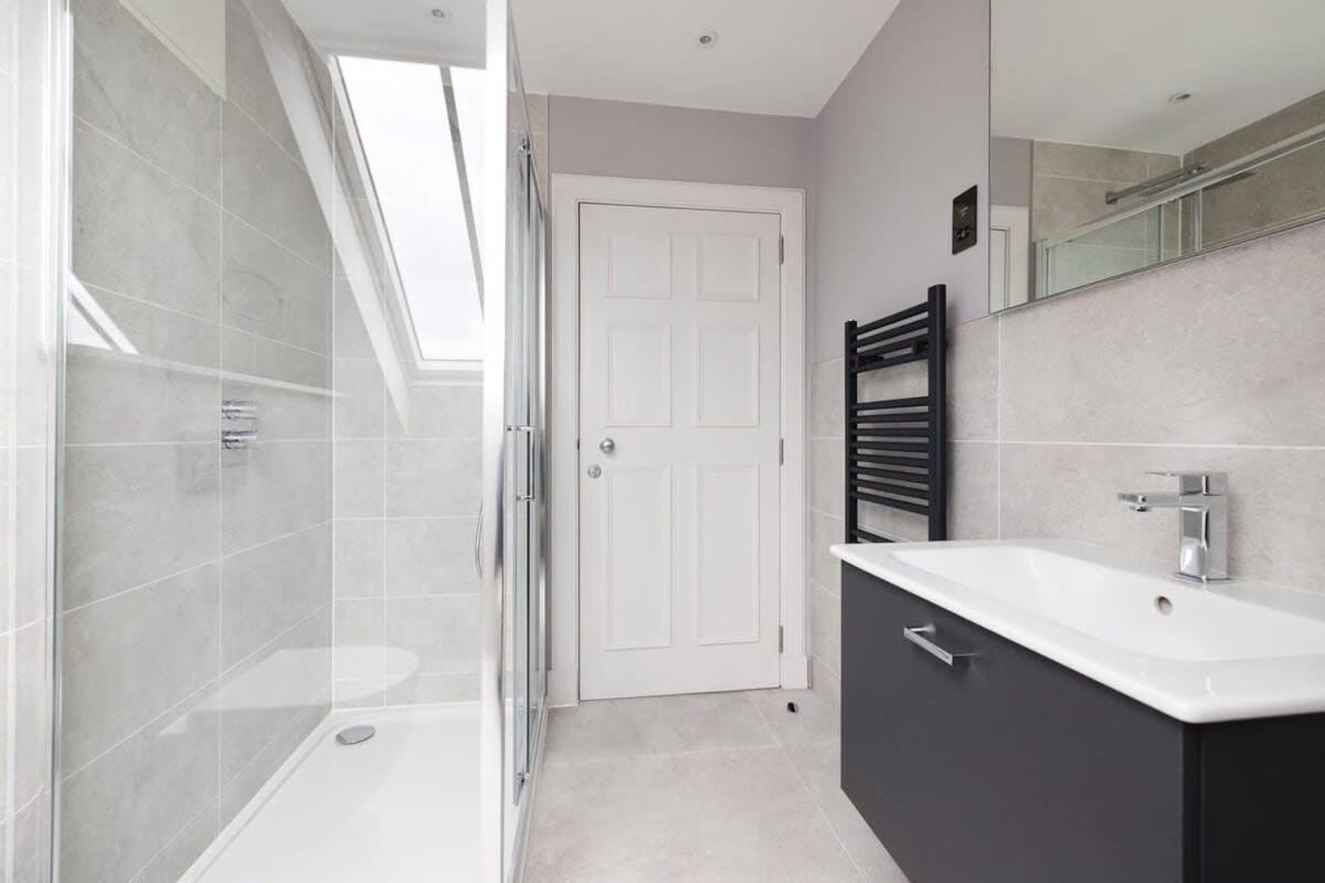Dragon Suites - City Centre Castle View 1 Bed Apartment 爱丁堡 外观 照片